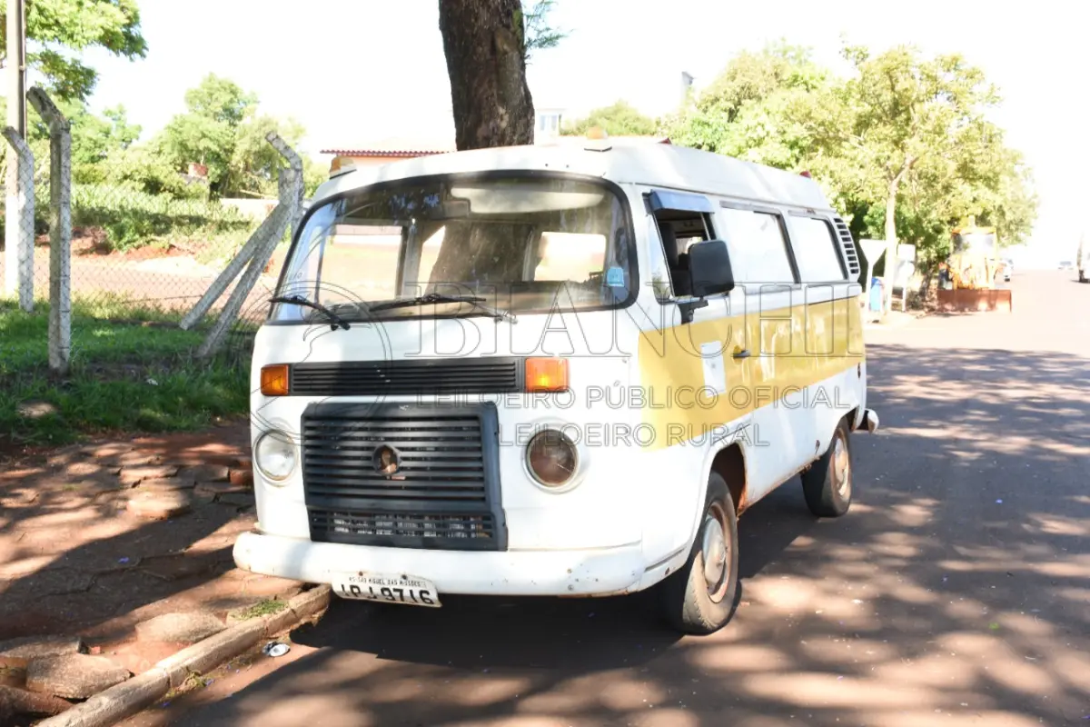 LOTE 006 - VW/KOMBI ESCOLAR,Ano/modelo: 2008/2009,Placa: IPJ9716,Chassi: 9BWMF07XX9P011889,RENAVAM: 117073202