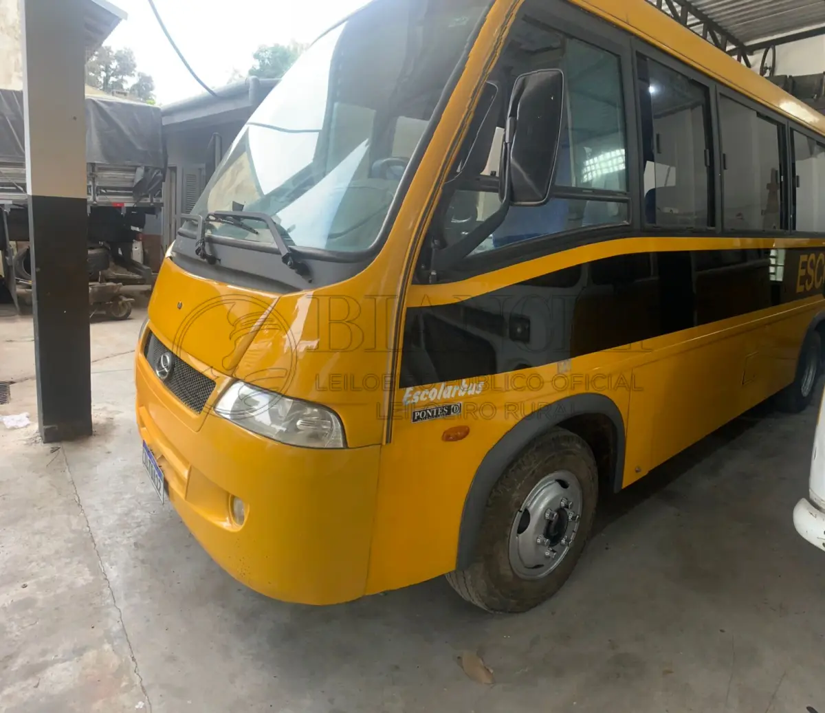 LOTE 001 - Veículo marca/modelo: MARCOPOLO/VOLARE A8 ESCAno/modelo: 2004/2004Placa: ILT0A12Chassi: 93PB04B304C012402RENAVAM: 824530411Registrado em: PORTO ALEGRETipo: ÔnibusCor: AmarelaEspécie: PassageiroVeículo está: Em circulação