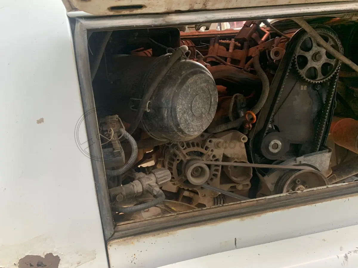 LOTE 037 - Veículo marca/modelo: VW/KOMBI FURGAO Ano/modelo: 2006/2007 Placa: INL4450 Chassi: 9BWFF07X47P005592 RENAVAM: 901262188 Registrado em: PORTO ALEGRE Tipo: Caminhonete Cor: Branca Espécie: Carga Veículo está: Em circulação, Ipva e regularização do kit gnv por conta do arrematante, NAO funciona sem módulo