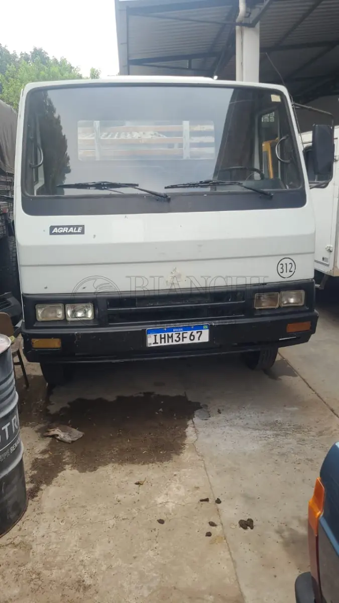 LOTE 007 - Veículo marca/modelo: AGRALE/1600D RDAno/modelo: 1987/1987Placa: IHM3F67Chassi: C032437H05RENAVAM: 582730821Registrado em: PORTO ALEGRETipo: CaminhãoCor: BrancaEspécie: CargaVeículo está: Em circulação