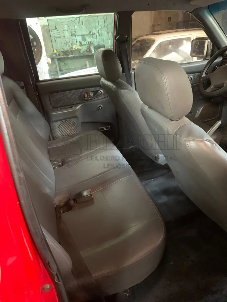 LOTE 006 - Veículo marca/modelo: MMC/L200 4X4 GLAno/modelo: 2008/2009Placa: JVO1F50Chassi: 93XGNK7409C853079RENAVAM: 118415565Registrado em: PORTO ALEGRETipo: CaminhoneteCor: VermelhaEspécie: EspecialVeículo está: Em circulação