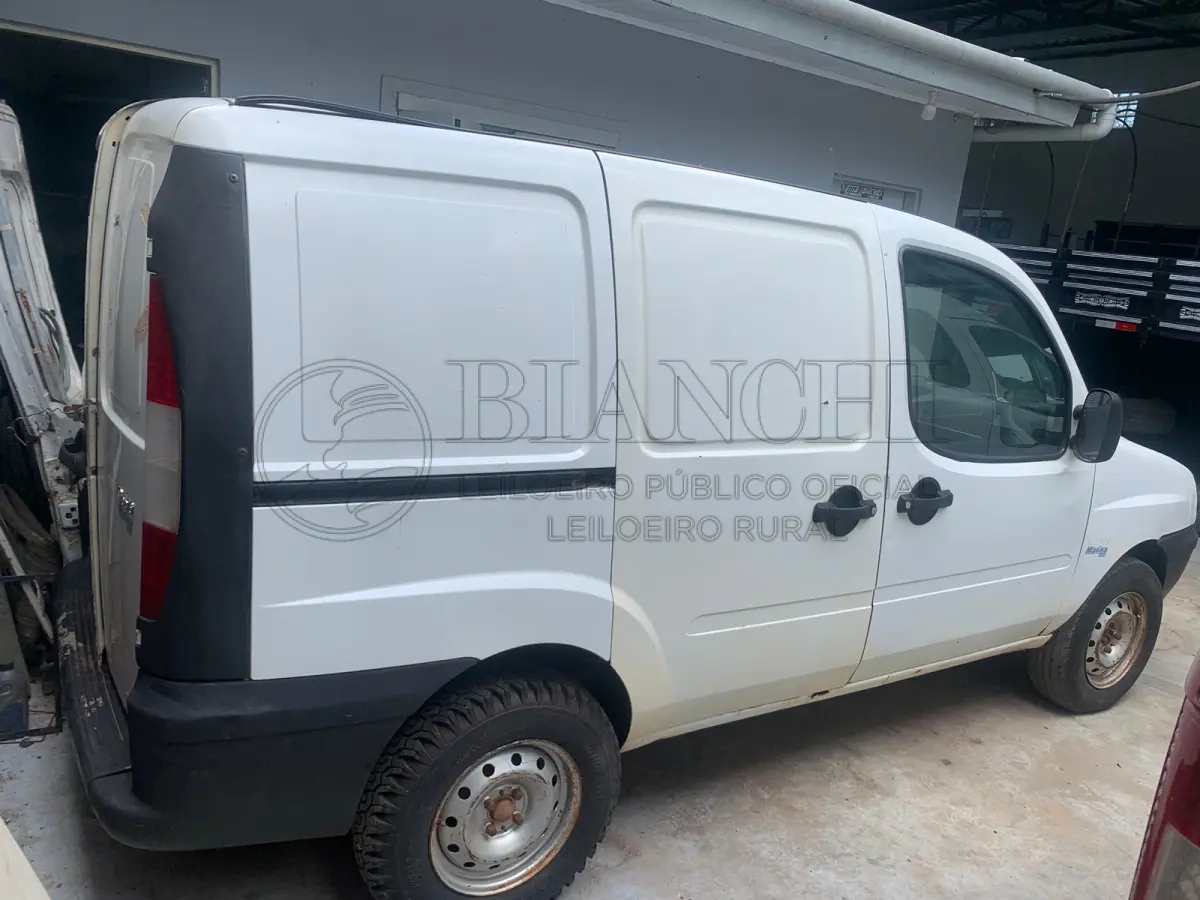 LOTE 007 - Veículo marca/modelo: FIAT/DOBLO TH AMB, Ano/modelo: 2003/2003, Placa: ILG3B69, Chassi: 9BD22315832004141, RENAVAM: 806679115, Registrado em: PORTO ALEGRE, Tipo: Caminhonete, Cor: Branca, Espécie: Carga, Veículo está: Em circulação, Licenciamento válido até: 31/07/2023