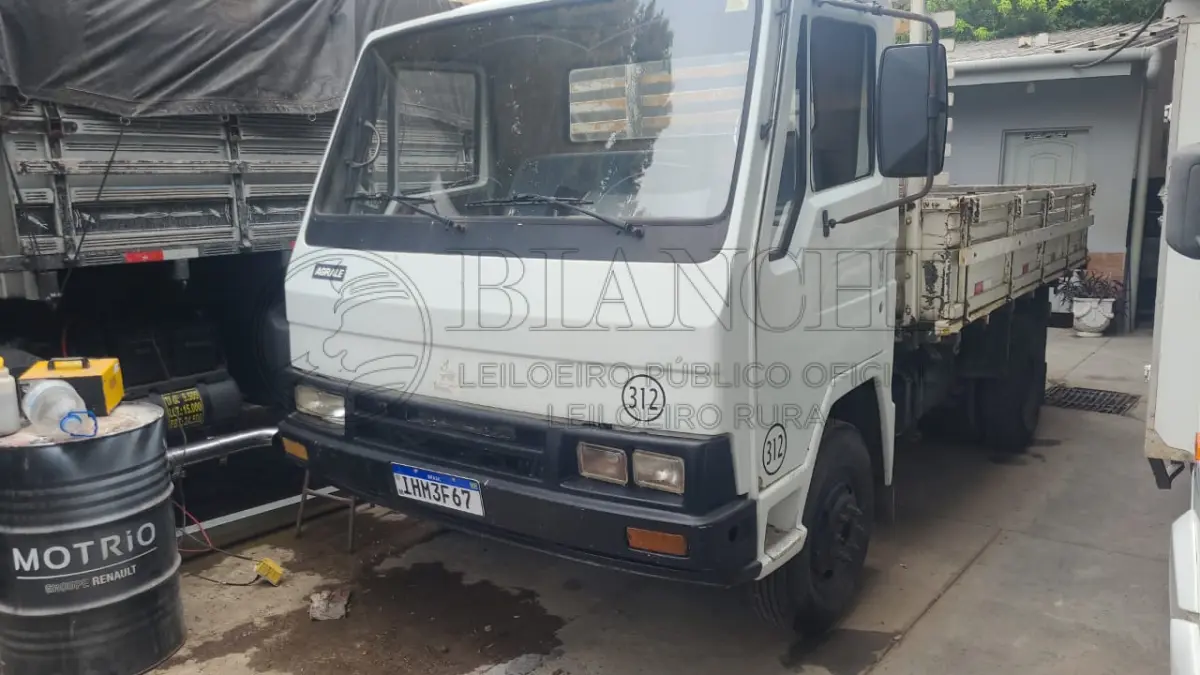 LOTE 007 - Veículo marca/modelo: AGRALE/1600D RDAno/modelo: 1987/1987Placa: IHM3F67Chassi: C032437H05RENAVAM: 582730821Registrado em: PORTO ALEGRETipo: CaminhãoCor: BrancaEspécie: CargaVeículo está: Em circulação