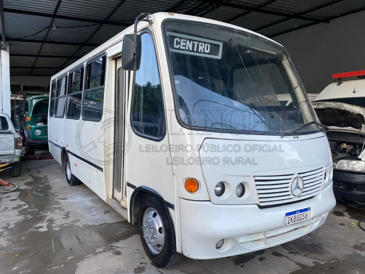 LOTE 011 - Veículo marca/modelo: M.BENZ/NEOBUS THUNDER LO, Ano/modelo: 2001/2001, Placa: IKB0G56, Chassi: 9BM6881761B267319, RENAVAM: 759712328, Registrado em: PORTO ALEGRE, Tipo: Ônibus, Cor: Branca, Espécie: Passageiro, Veículo está: Em circulação, Licenciamento válido até: 31/07/2023, OUTRAS INFORMAÇÕES DO VEÍCULO, Descrição: 008023 Alteração doc. (potência), Origem: Adaptação, Número do CSV: 10616696772022