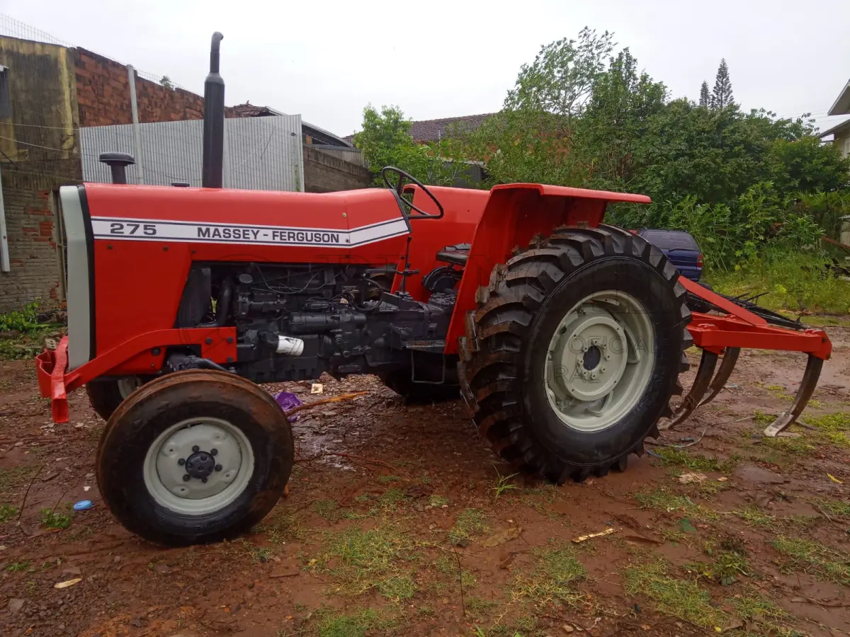 LOTE 018 - Trator massey 275 ano 1978