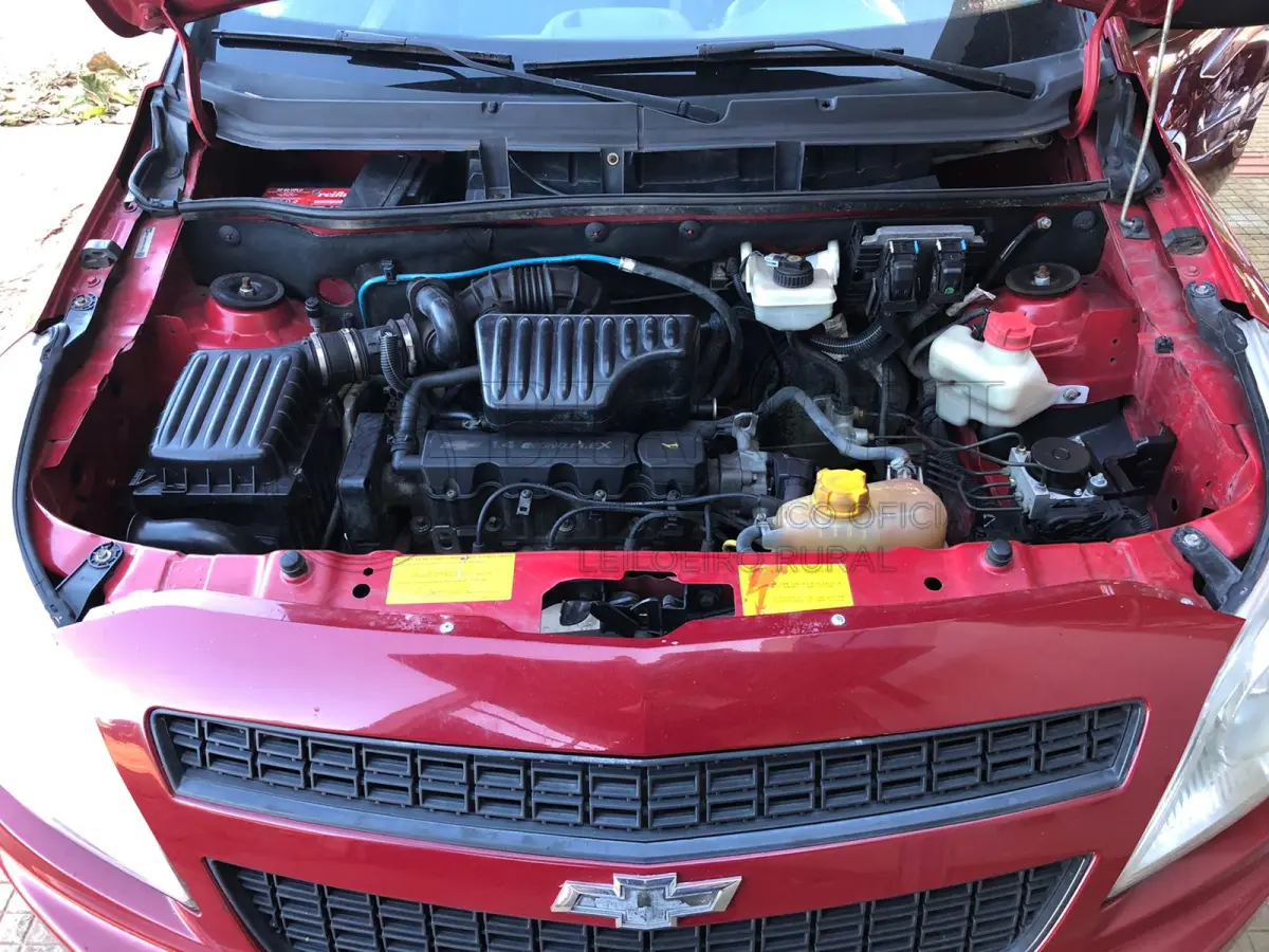 LOTE 010 - Veículo marca/modelo: CHEVROLET/MONTANA LS Ano/modelo: 2014/2015 Placa: AZC3I60 Chassi: 9BGCA80X0FB152555 RENAVAM: 1029906251 Registrado em: HORIZONTINA Tipo: Caminhonete Cor: Vermelha Espécie: Carga