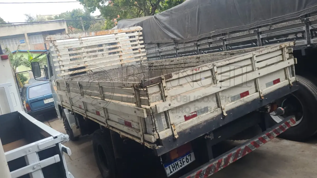 LOTE 007 - Veículo marca/modelo: AGRALE/1600D RDAno/modelo: 1987/1987Placa: IHM3F67Chassi: C032437H05RENAVAM: 582730821Registrado em: PORTO ALEGRETipo: CaminhãoCor: BrancaEspécie: CargaVeículo está: Em circulação