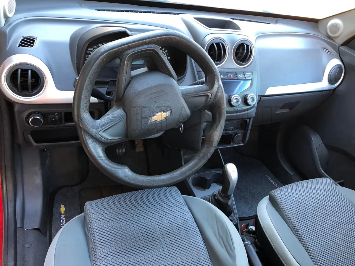 LOTE 010 - Veículo marca/modelo: CHEVROLET/MONTANA LS Ano/modelo: 2014/2015 Placa: AZC3I60 Chassi: 9BGCA80X0FB152555 RENAVAM: 1029906251 Registrado em: HORIZONTINA Tipo: Caminhonete Cor: Vermelha Espécie: Carga