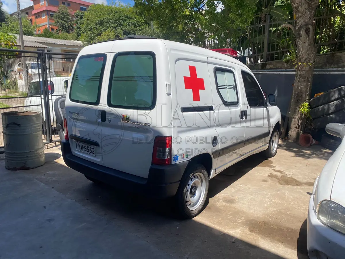 LOTE 003 - Veículo marca/modelo: I/PEUGEOT PART F TCA AMB, Ano/modelo: 2018/2019, Placa: IYW9553, Chassi: 8AEGCNFN8KG511058, RENAVAM: 1171405046, Tipo: Caminhonete, Cor: Branca, Espécie: Especial, Veículo está: Em circulação, Licenciamento válido até: 30/06/2024