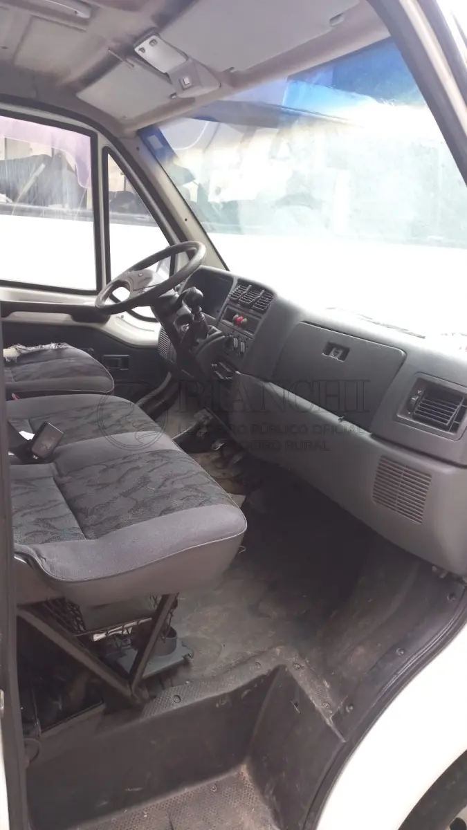 LOTE 014 - Veículo marca/modelo: FIAT/DUCATO CARGO, Ano/modelo: 2004/2004, Placa: ILT2634, Chassi: 93W231F1141014348, RENAVAM: 824979109, Cor: Branca, Espécie: Carga, Veículo está: Em circulação, Licenciamento válido até: 30/06/2024