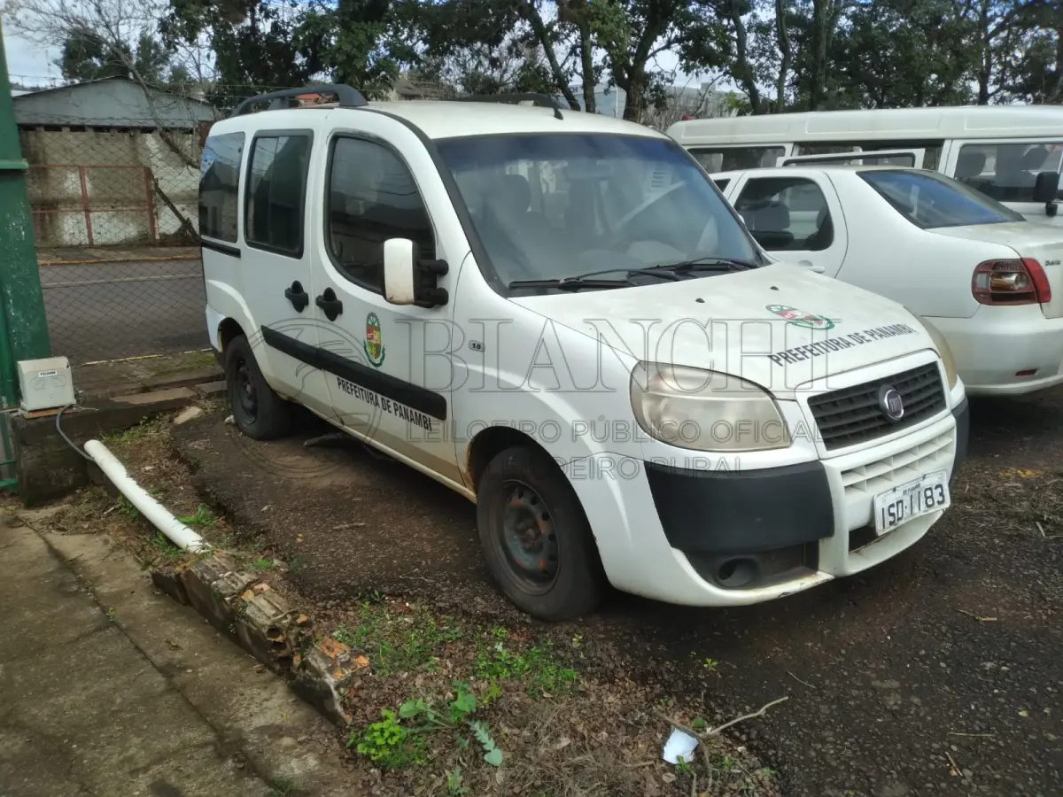 LOTE 006 - FIAT DOBLO ESSESNCE 1.8, PLACAS ISD 1183, ANO FABRICAÇÃO/ MODELO: 2011/ 2012, COR BRANCA, CHASSI: 9BD119609C1085068,