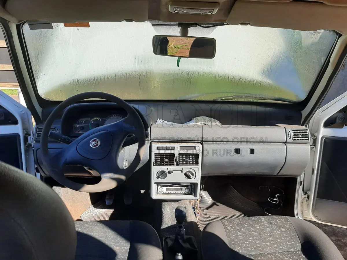 LOTE 002 - Veículo marca/modelo: FIAT/UNO MILLE WAY ECON, Ano/modelo: 2013/2013, Placa: IUO6880, Chassi: 9BD15844AD6860363, RENAVAM: 556014162, Cor: Branca, Espécie: Passageiro