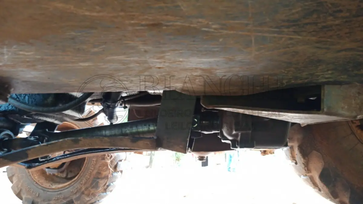 LOTE 001 - RETROESCAVADEIRA RANDON 4X4 MODELO RK 406 2013 Chassi: 94D406AKJD0004814 FUNCIONANDO
