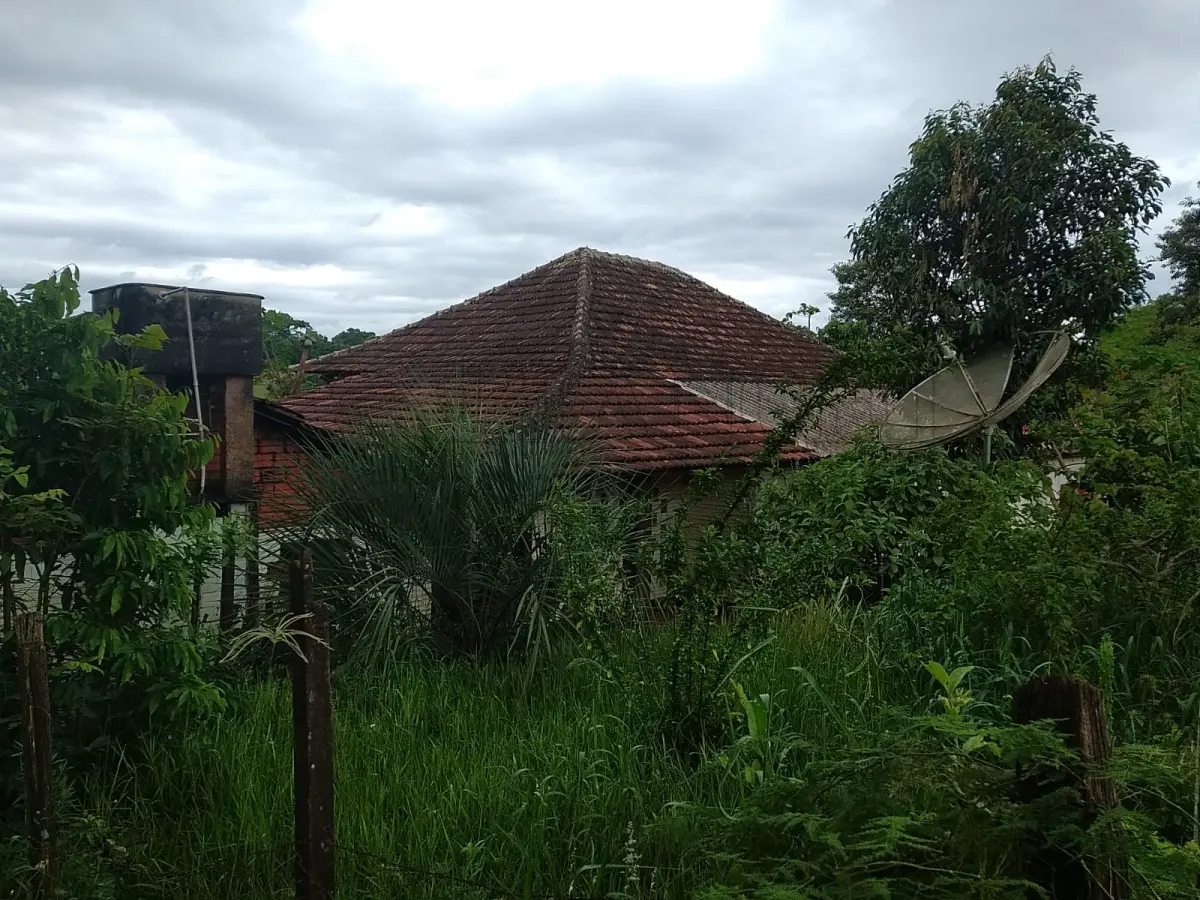 LOTE 007 - CASA DE ALVENARIA COM 100M² 