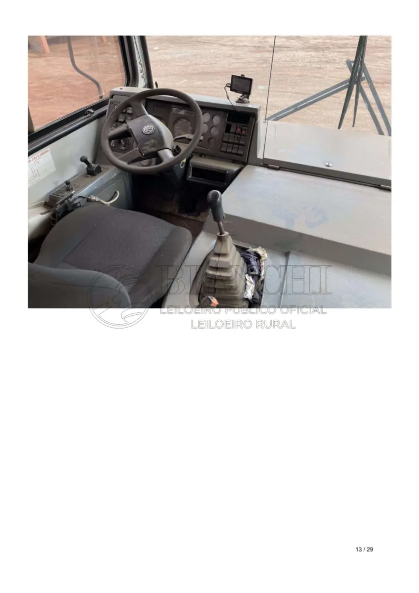 LOTE 001 - ÔNIBUS ESCOLAR VW 15-190, 2009/2010, 57 LUGARES, IQM 3541, CHASSI Nº 9532882W0AR010392, EM REGULAR ESTADO DE CONSERVAÇÃO
