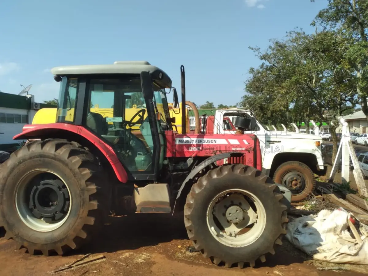 LOTE 018 - TRATOR MASSEY FERGUSON MF 292, ANO 2009/10 COM CABINE