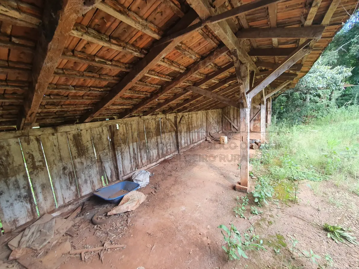 LOTE 008 - GALPÃO DE MADEIRA COM 80M² 