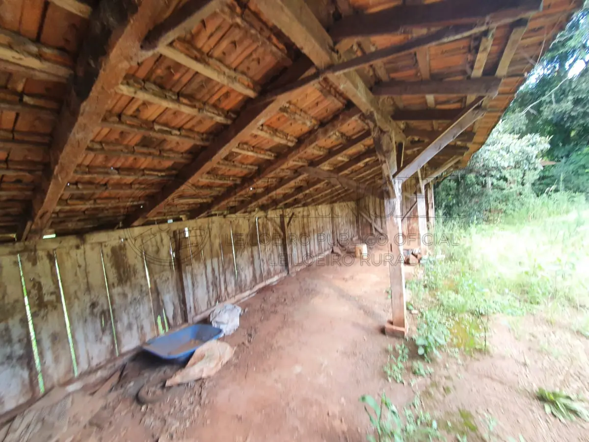 LOTE 008 - GALPÃO DE MADEIRA COM 80M² 