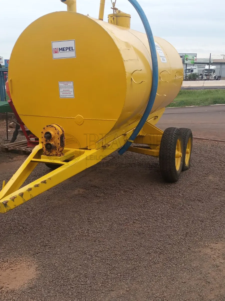 LOTE 003 - DISTRIBUIDOR MEPEL, 5000 LTS, ANO 2012, BOMBA LOBUDAR, RONDADO TANDEM