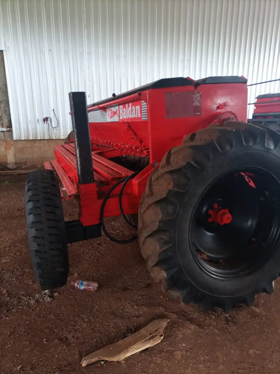 LOTE 007 - SEMEADEIRA, MARCA BALDAN, 24 LINHAS