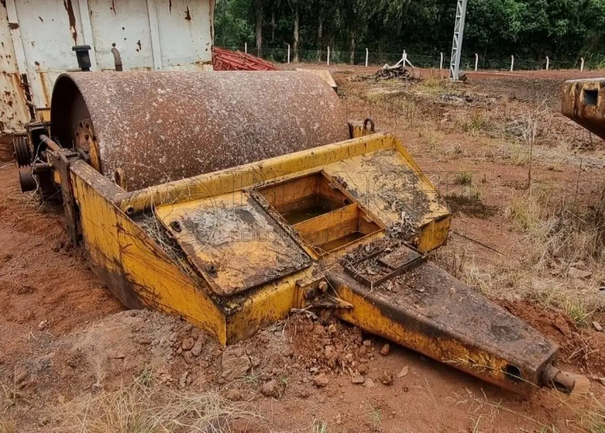 LOTE 009 - ROLO COMPRESSOR