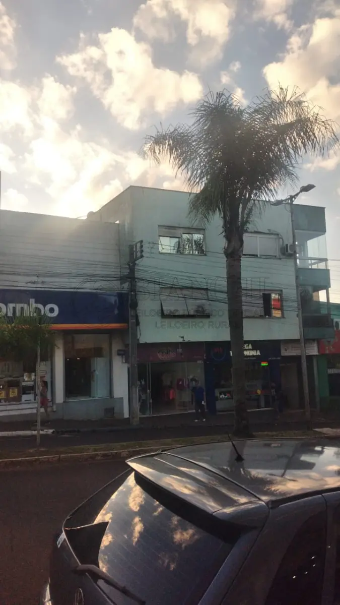 LOTE 000 - PREDIO TRES PAVIMENTOS