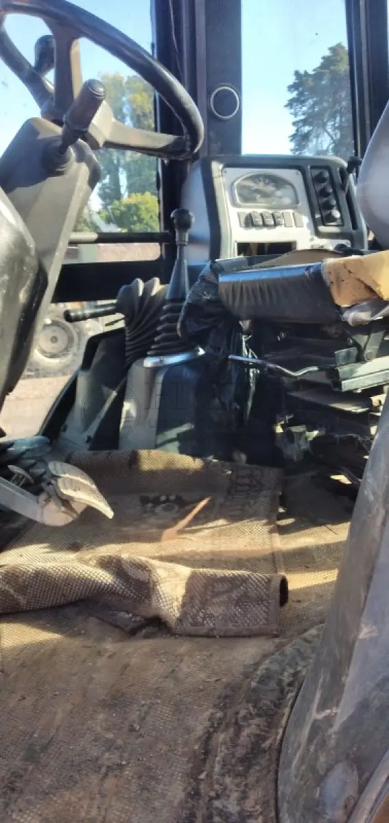 LOTE 015 - RETROESCAVADEIRA JCB 2019