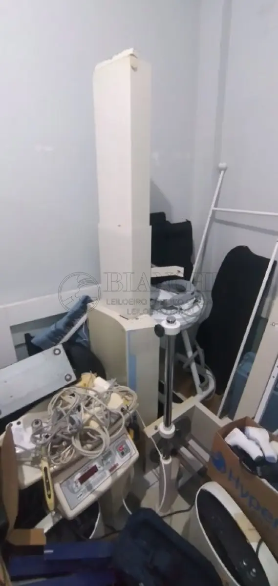 LOTE 019 - LOTE DE INFORMATIVA, CPU, MONITO, ESTABILIZADOR, CADEIRA DE DENTISTA, RAIO X