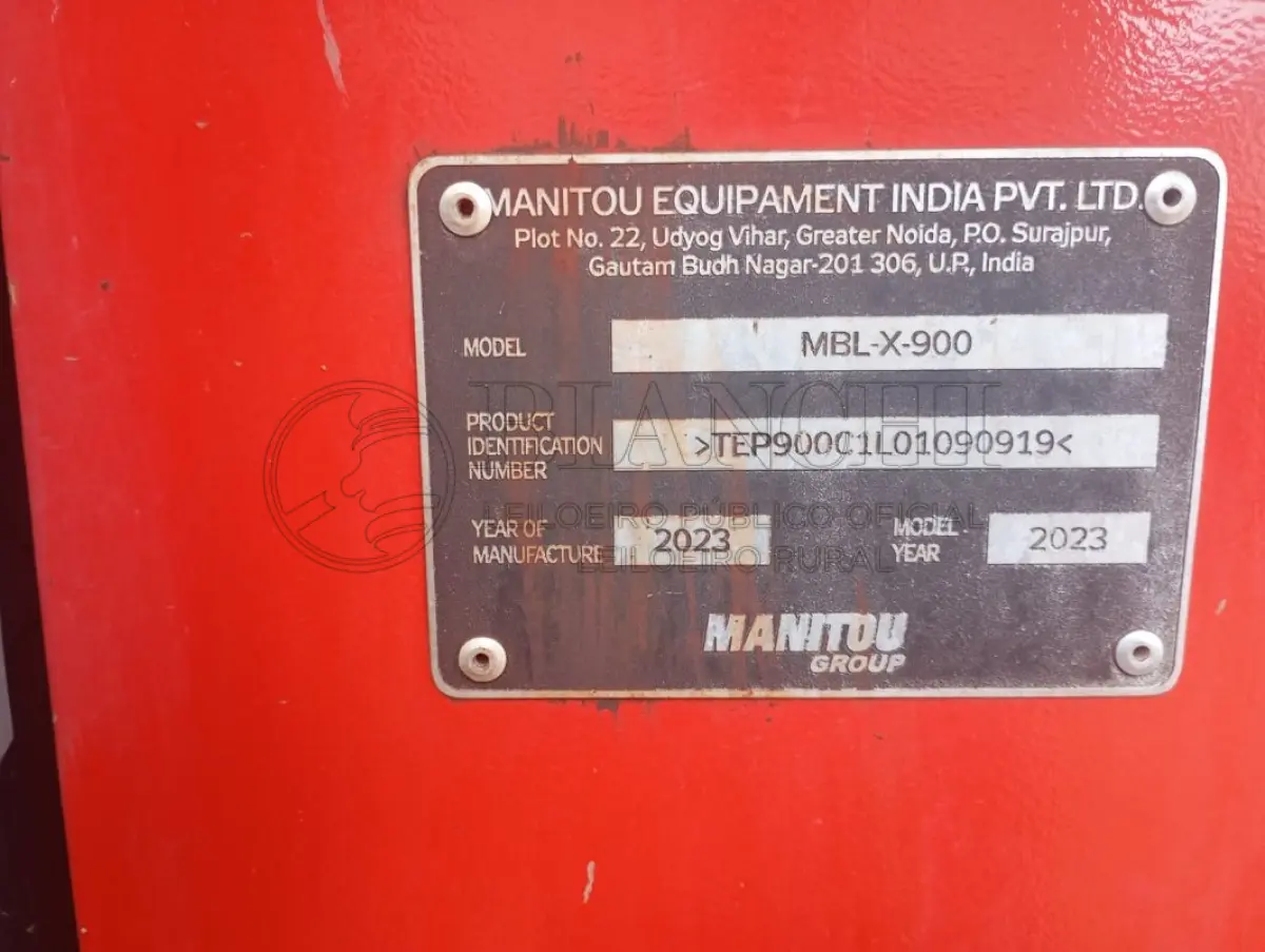 LOTE 004 - MANITOU MBL-X-900 