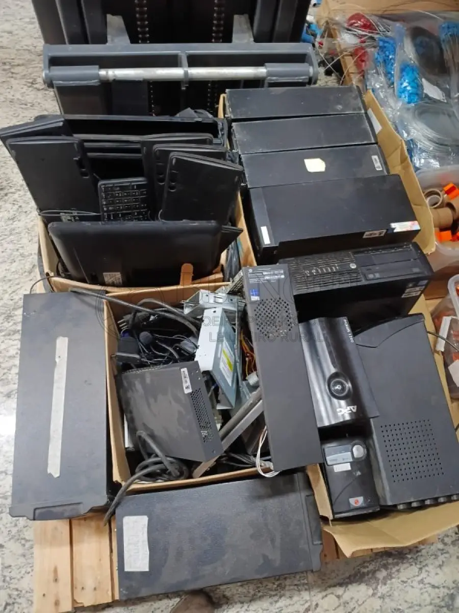 LOTE 013 - LOTE DE ELETRÔNICOS