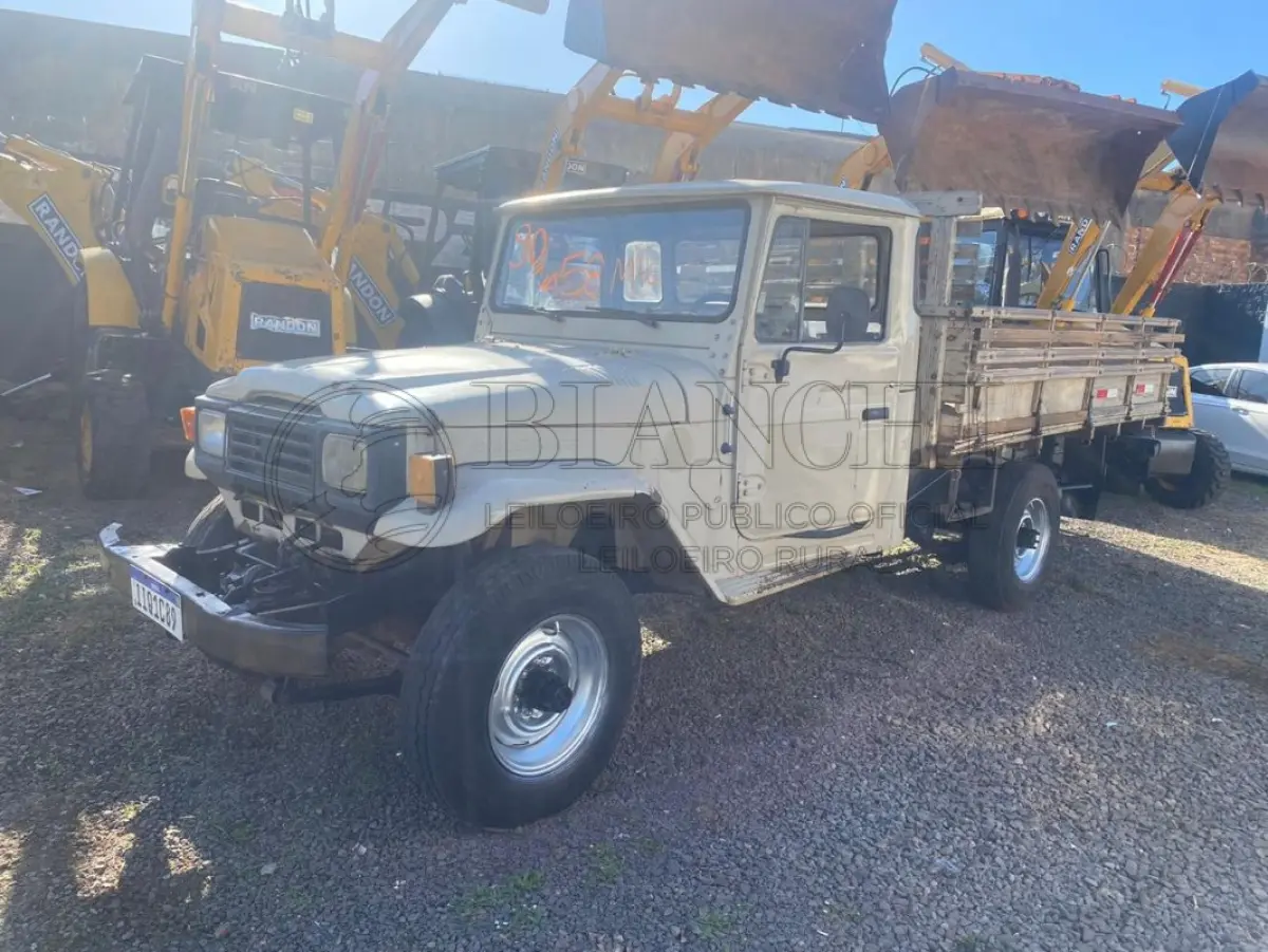 LOTE 009 - TOYOTA