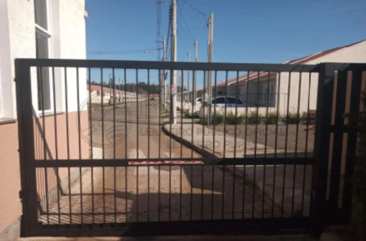 LOTE 000 - CASA EM CONDOMINIO FECHADO