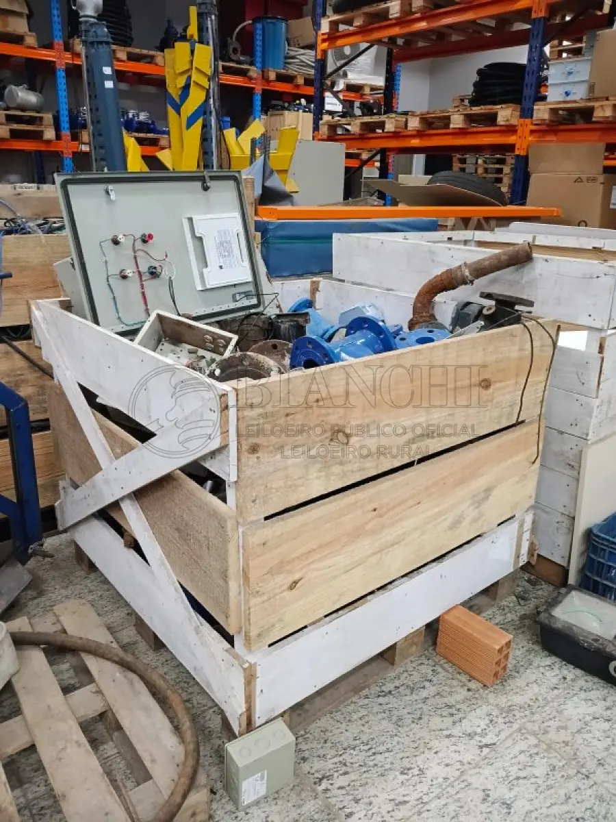 LOTE 016 - CABINE DE TRATOR