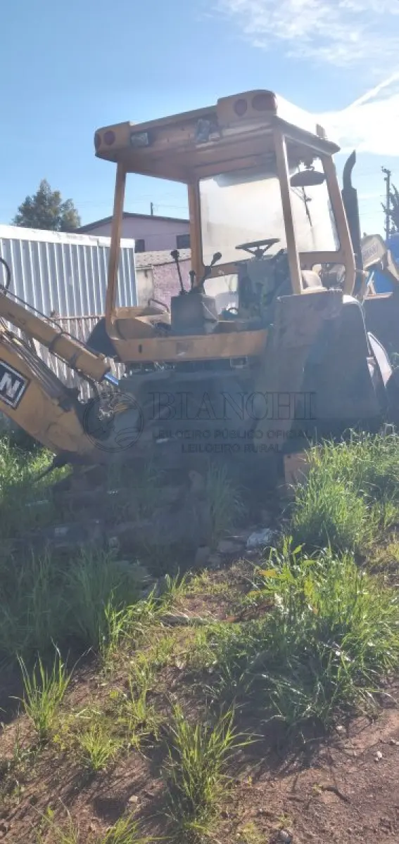 LOTE 016 - RETROESCAVADEIRA RANDON 4X2