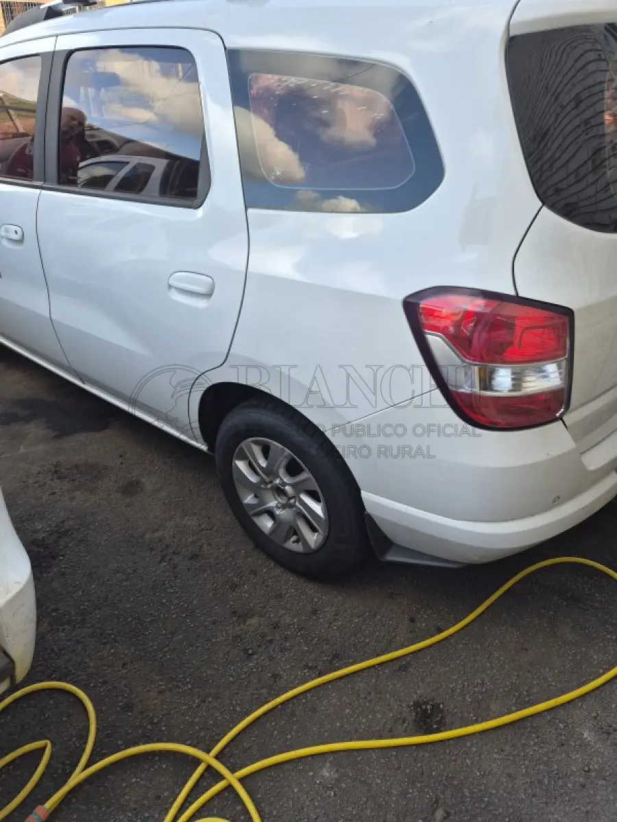 LOTE 003 - GM SPIN 1.8 LTZ 2014