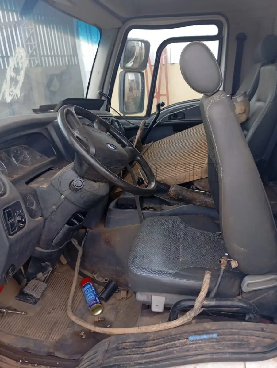LOTE 002 - FORD/CARGO 3133 6X4 2014/2015