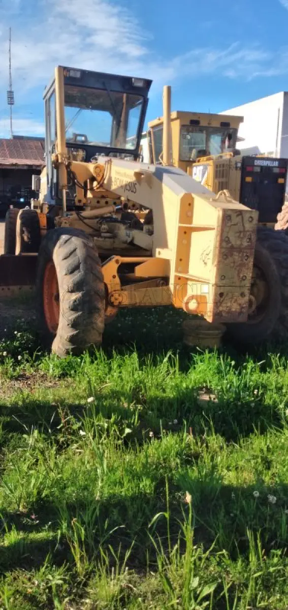 LOTE 017 - MOTO NIVELADORA VOLVO