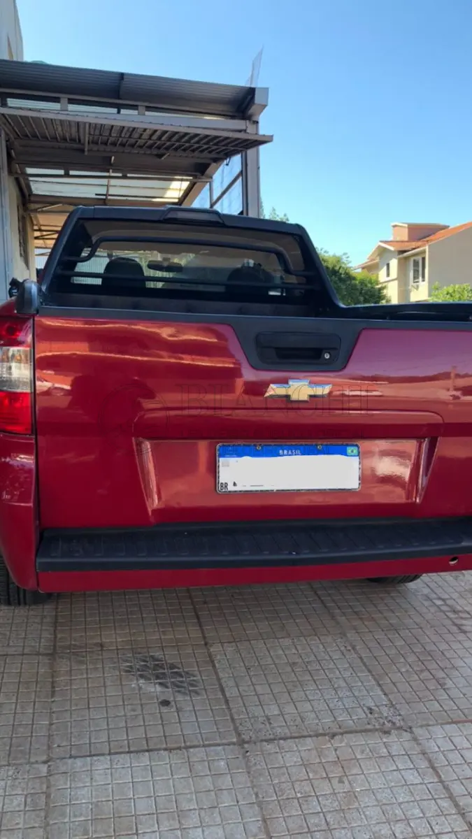 LOTE 010 - Veículo marca/modelo: CHEVROLET/MONTANA LS Ano/modelo: 2014/2015 Placa: AZC3I60 Chassi: 9BGCA80X0FB152555 RENAVAM: 1029906251 Registrado em: HORIZONTINA Tipo: Caminhonete Cor: Vermelha Espécie: Carga