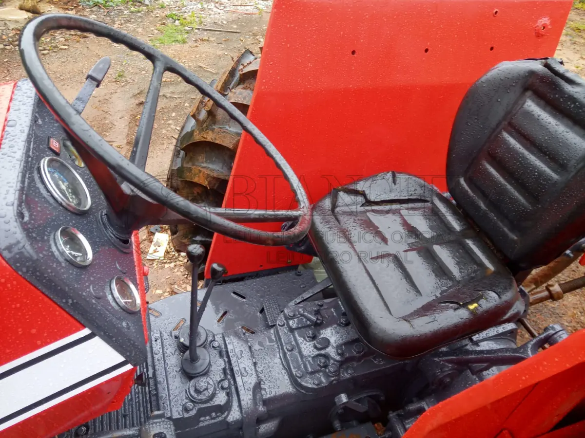 LOTE 018 - Trator massey 275 ano 1978