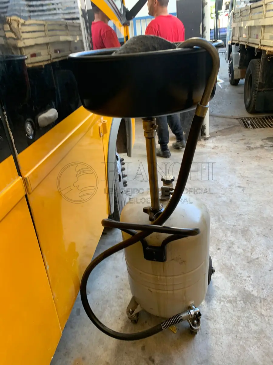 LOTE 032 - Pingadeira pressurizada pra troca de óleo 3 unid