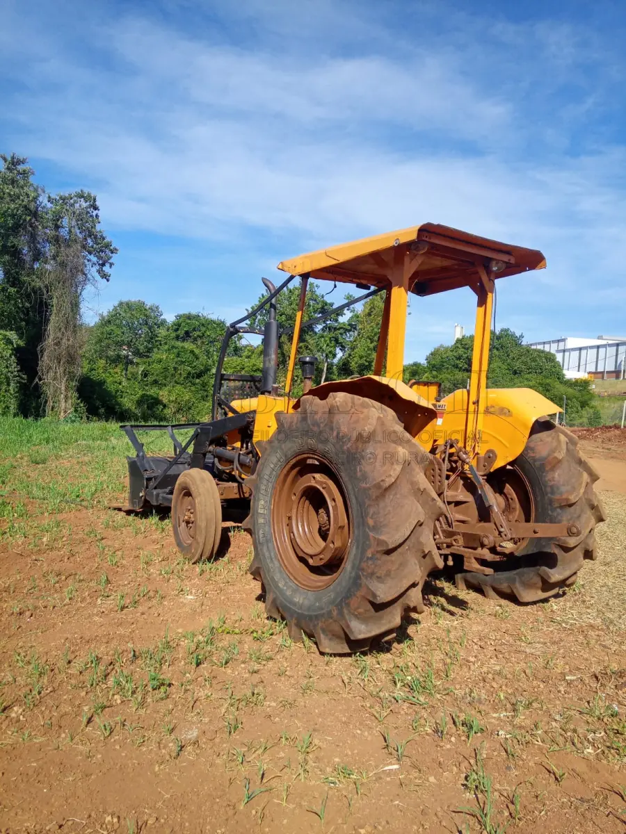 LOTE 012 - Valmet modelo 86  ano 1979 com concha