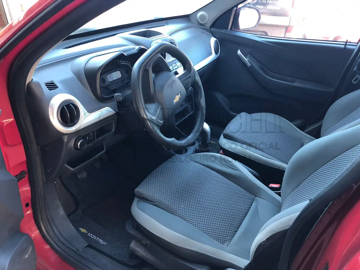 LOTE 010 - Veículo marca/modelo: CHEVROLET/MONTANA LS Ano/modelo: 2014/2015 Placa: AZC3I60 Chassi: 9BGCA80X0FB152555 RENAVAM: 1029906251 Registrado em: HORIZONTINA Tipo: Caminhonete Cor: Vermelha Espécie: Carga