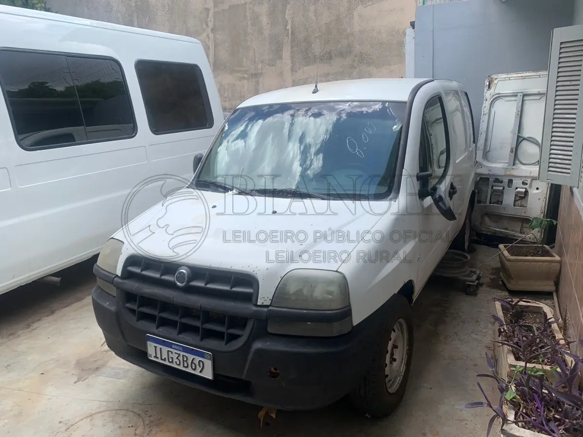 LOTE 007 - Veículo marca/modelo: FIAT/DOBLO TH AMB, Ano/modelo: 2003/2003, Placa: ILG3B69, Chassi: 9BD22315832004141, RENAVAM: 806679115, Registrado em: PORTO ALEGRE, Tipo: Caminhonete, Cor: Branca, Espécie: Carga, Veículo está: Em circulação, Licenciamento válido até: 31/07/2023