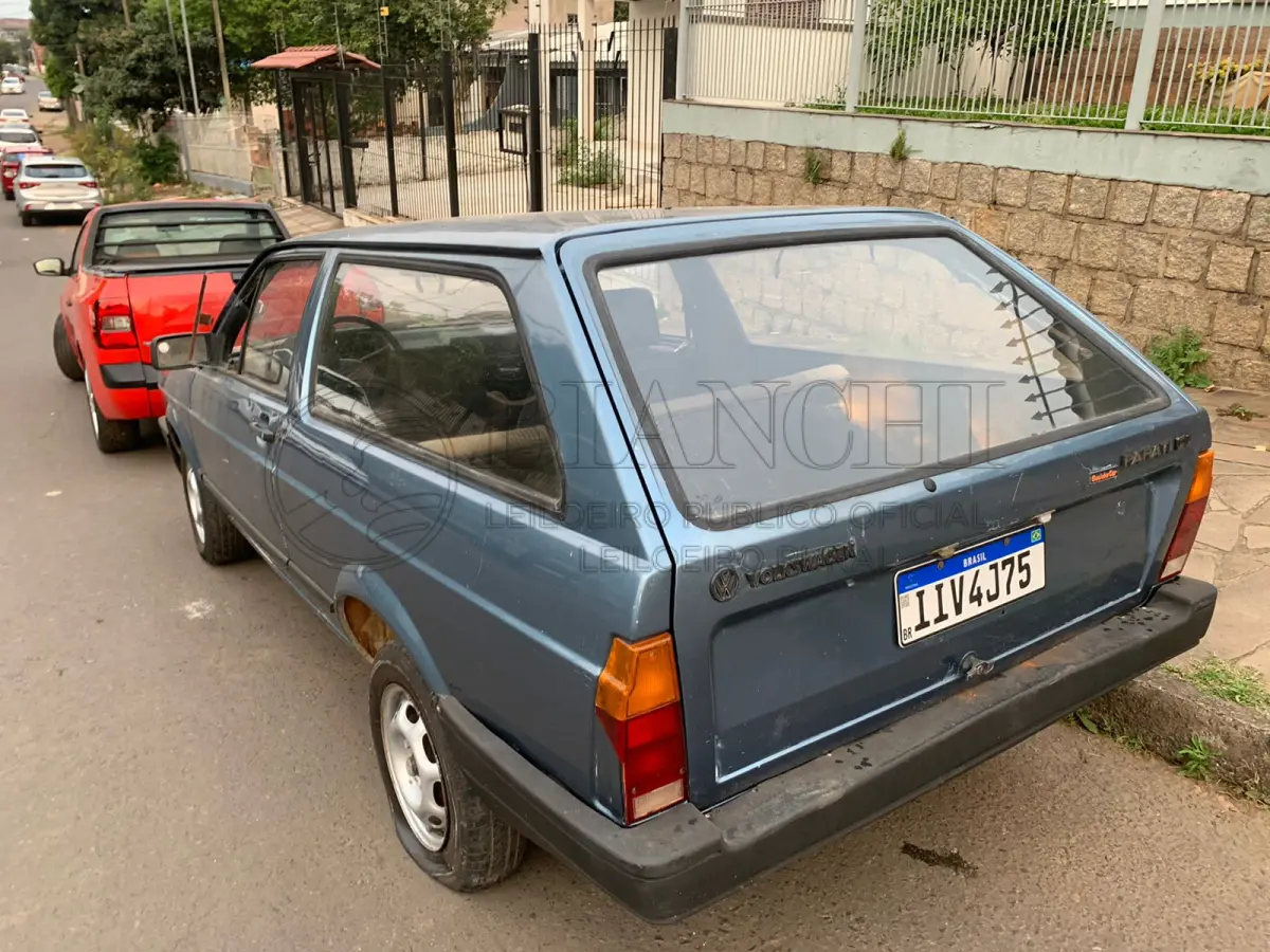 LOTE 036 - "Veículo marca/modelo: VW/PARATI CL Ano/modelo: 1989/1989 Placa: IIV4J75 Chassi: 9BWZZZ30ZKP201352 RENAVAM: 563450819 Registrado em: PORTO ALEGRE Tipo: Automóvel Cor: Azul Espécie: Passageiro Veículo está: Em circulação"