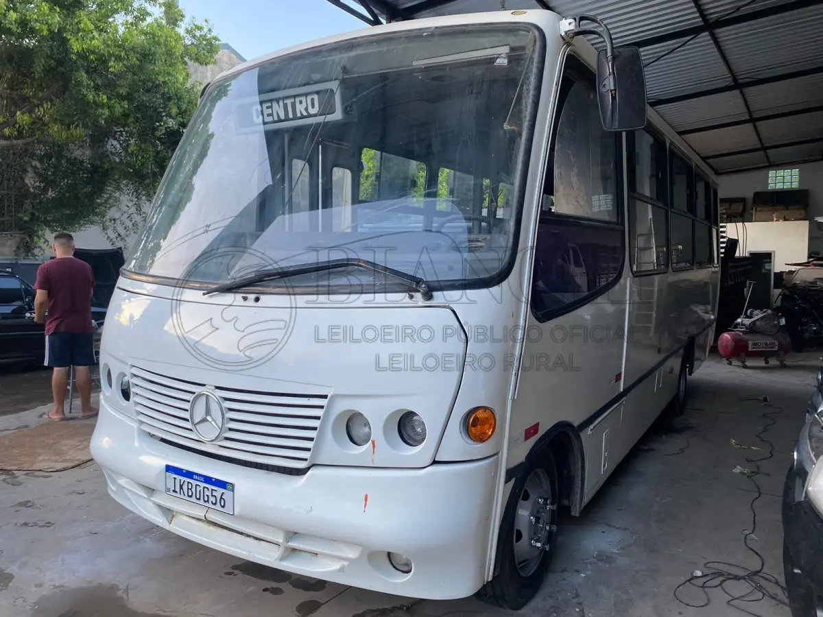 LOTE 011 - Veículo marca/modelo: M.BENZ/NEOBUS THUNDER LO, Ano/modelo: 2001/2001, Placa: IKB0G56, Chassi: 9BM6881761B267319, RENAVAM: 759712328, Registrado em: PORTO ALEGRE, Tipo: Ônibus, Cor: Branca, Espécie: Passageiro, Veículo está: Em circulação, Licenciamento válido até: 31/07/2023, OUTRAS INFORMAÇÕES DO VEÍCULO, Descrição: 008023 Alteração doc. (potência), Origem: Adaptação, Número do CSV: 10616696772022