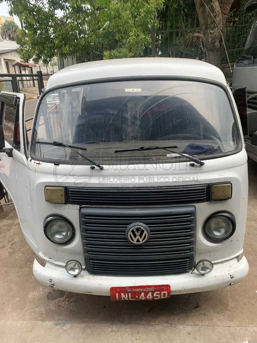 LOTE 037 - Veículo marca/modelo: VW/KOMBI FURGAO Ano/modelo: 2006/2007 Placa: INL4450 Chassi: 9BWFF07X47P005592 RENAVAM: 901262188 Registrado em: PORTO ALEGRE Tipo: Caminhonete Cor: Branca Espécie: Carga Veículo está: Em circulação, Ipva e regularização do kit gnv por conta do arrematante, NAO funciona sem módulo