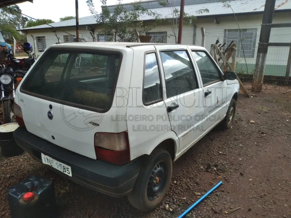 LOTE 015 - FIAT UNO MILLE FIRE FLEX, PLACAS INE 9585, ANO 2006/ 06, 4 PORTAS, CHASSI: 9BD15822764861631