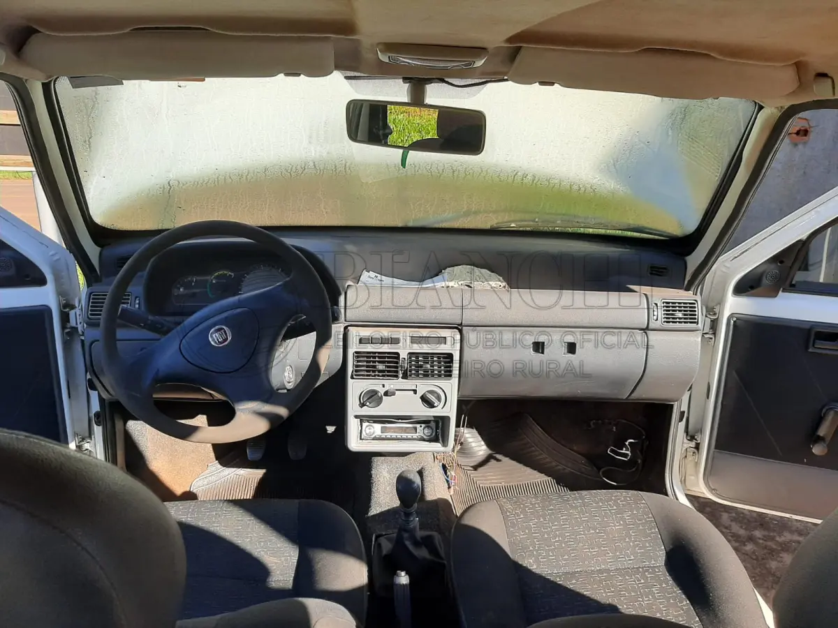 LOTE 002 - Veículo marca/modelo: FIAT/UNO MILLE WAY ECON, Ano/modelo: 2013/2013, Placa: IUO6880, Chassi: 9BD15844AD6860363, RENAVAM: 556014162, Cor: Branca, Espécie: Passageiro