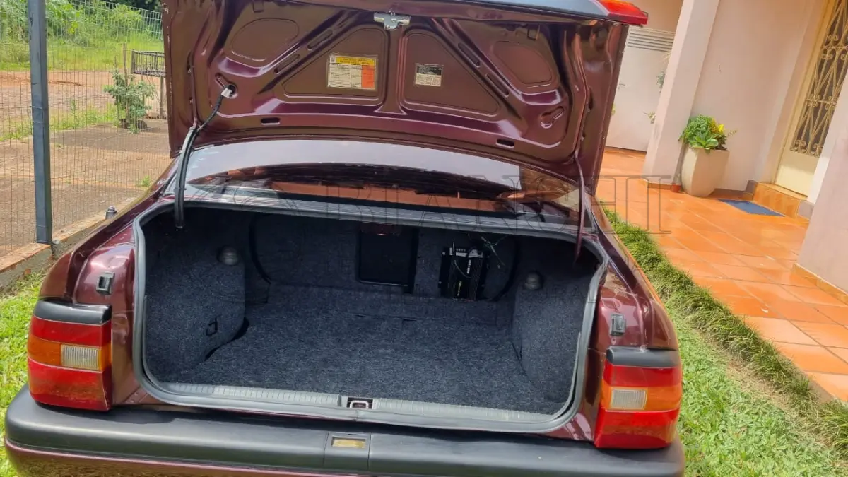 LOTE 014 - Veículo marca/modelo: GM/VECTRA CD  Ano/modelo: 1994/1994  Placa: BOW7667  Chassi: 9BGLL19BRRB317390  RENAVAM: 622926160  Registrado em: HORIZONTINA  Tipo: Automóvel  Cor: Vermelha  Espécie: Passageiro  Veículo está: Em circulação  Licenciamento válido até: 31/07/2023