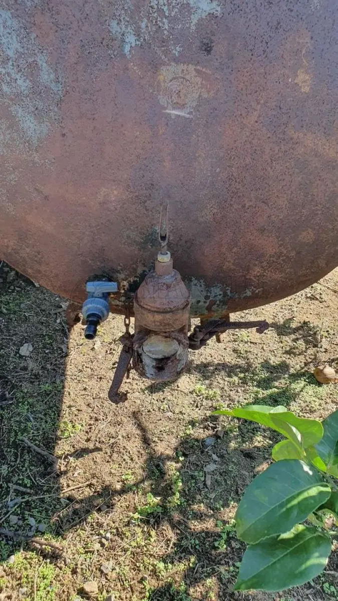 LOTE 0001 - Tanque Distribuidor De Esterco Liquido 4000 Litros